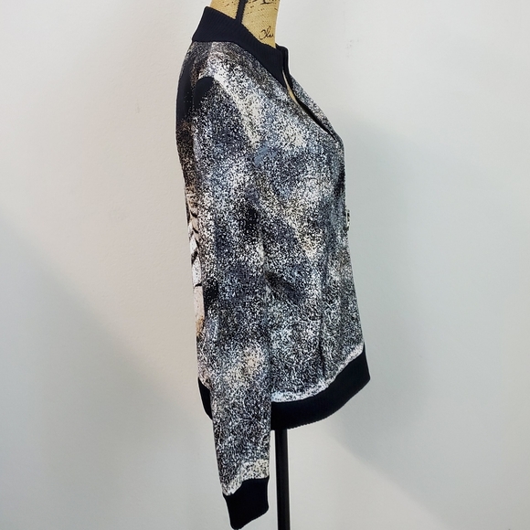 St. John Sport Tiger Bomber Wool Blend Sweater Jacket sz M - Picture 3 of 6